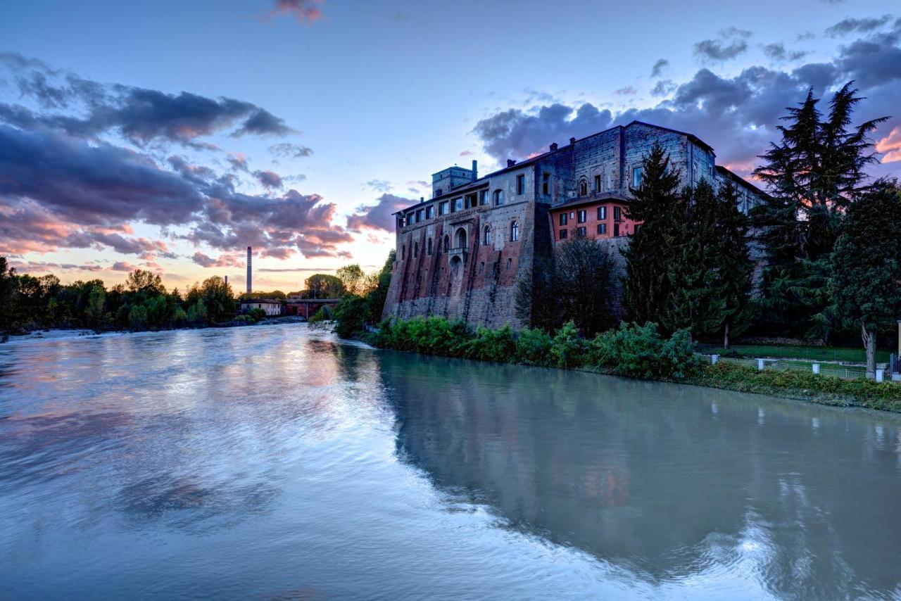 Castello Visconteo Hotel Cassano dʼAdda Exterior foto